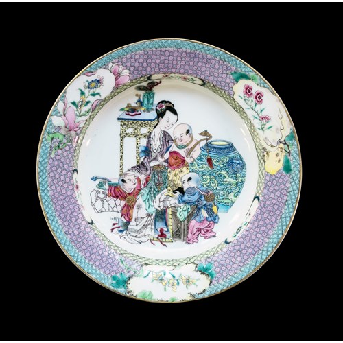Chinese eggshell famille rose porcelain rubyback plate